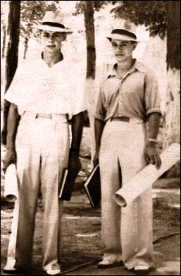 В. Яковлев и В.Уломов после защиты дипломов. Ташкент, 1955 г.